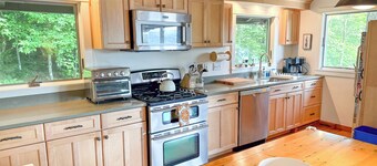 Chalet Valhalla with Hot Tub right next to Sugarbush Resort