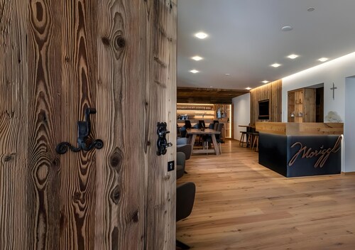 Appartement 'Bergfreiheit 2' avec vue sur la montagne, terrasse partagée et Wi-Fi