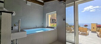 The Pirate's Penthouse- Bluchalet 