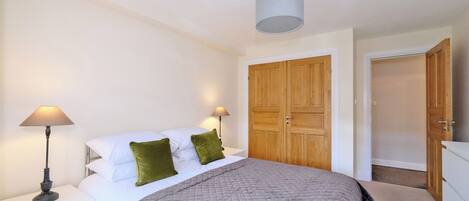 公寓 (3 Bedrooms) | 3 多间卧室、熨斗/熨衣板、床单