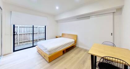 Brand new studio with private ensuite and kitchenette