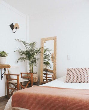 1 bedroom, WiFi, bed sheets - Land Suite - Vila Vale Guest House Surf & Yoga - Charneca de Caparica (Charneca de Caparica)