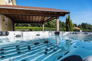 Ulkouima-allas, lämmitetty uima-allas