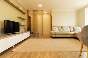 Comfort Apartment, Balcony | Living area