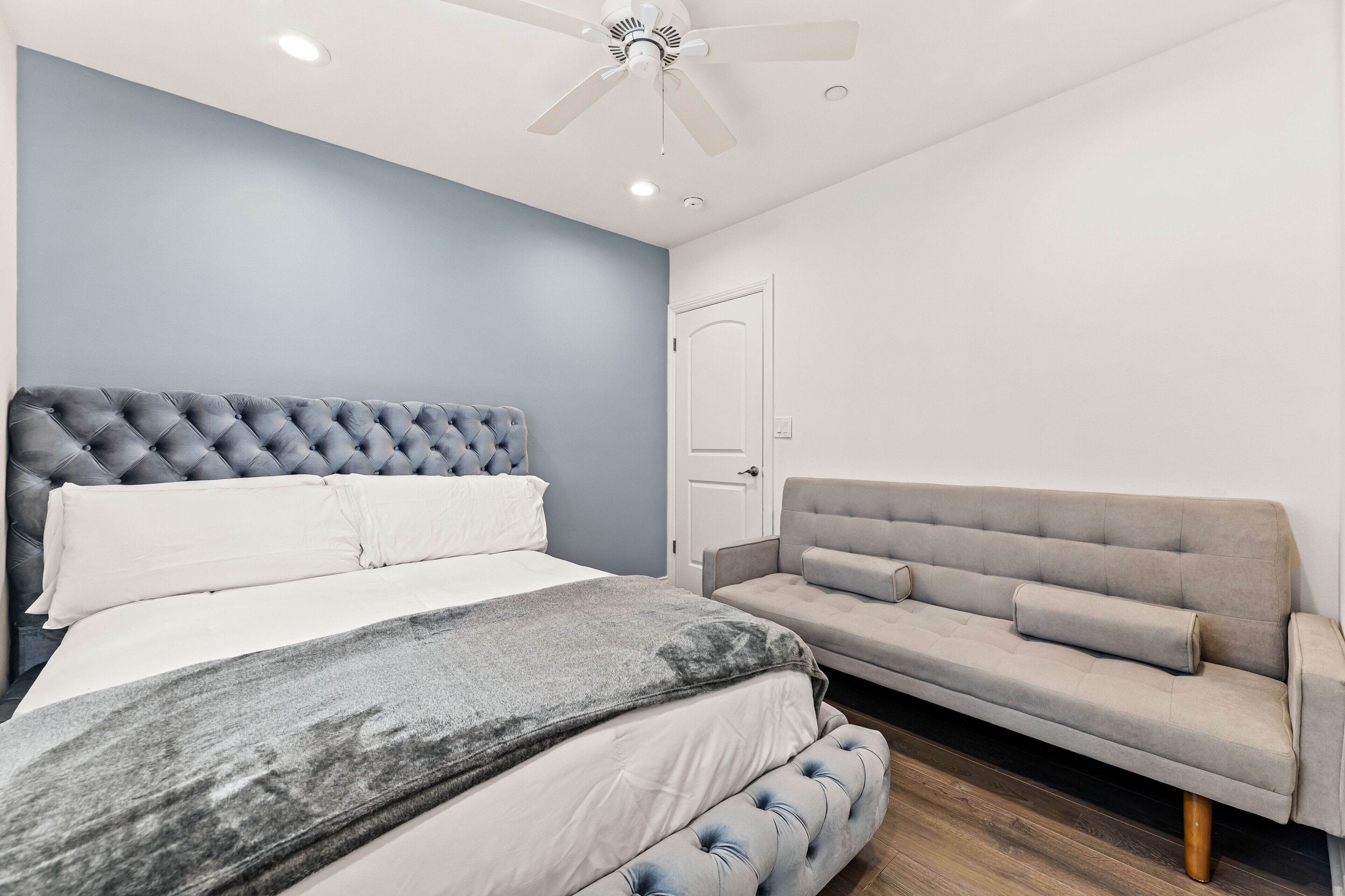 4 chambres, fer et planche à repasser, Wi-Fi, draps fournis