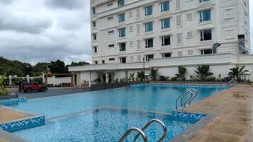 Seasonal outdoor pool