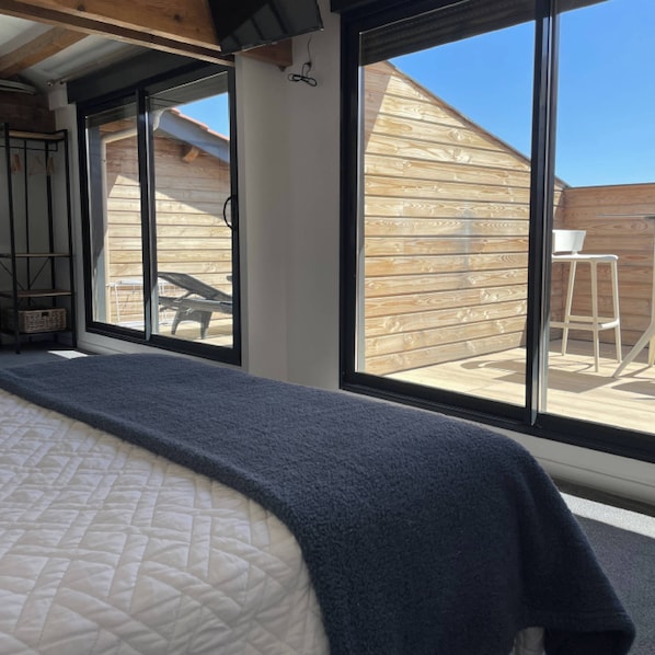 Deluxe Double Room, Balcony, Sea View | Free WiFi