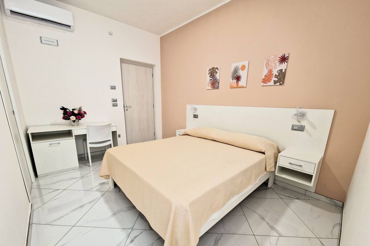 Comfort Double Room | Minibar, in-room safe, soundproofing, free WiFi