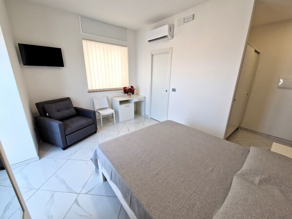 Comfort Double Room, Balcony, City View | Minibar, in-room safe, soundproofing, free WiFi