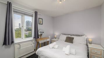 2 bedrooms, desk, iron/ironing board, free WiFi