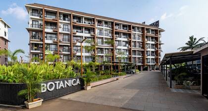 2 mins to Candolim Beach! Modern 1BHK w/ Pool & Balcony