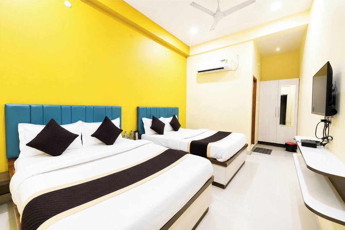 Hypo-allergenic bedding, in-room safe, desk, soundproofing