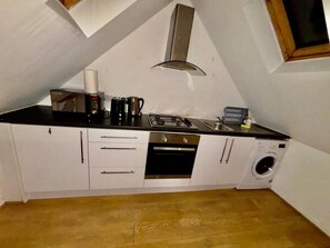 Private kitchen - Spacious 5-bedroom apartment in marvelous London with AC BT4 (London)