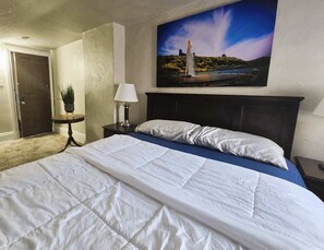 Desk, iron/ironing board, travel cot, WiFi