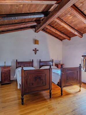 2 chambres, bureau, fer et planche à repasser, Wi-Fi gratuit