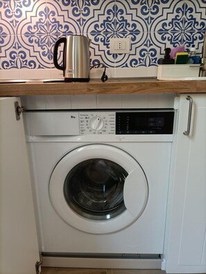 Apartment, 2 Bedrooms, Balcony, City View | Laundry - Zefiro, Two-bedroom Apartment (Bari)