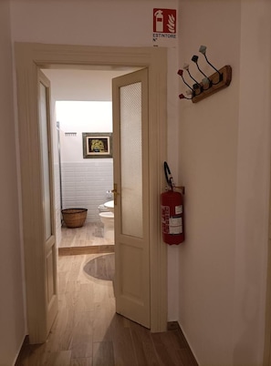 Appartamento, 2 camere da letto, balcone, vista città | Bagno