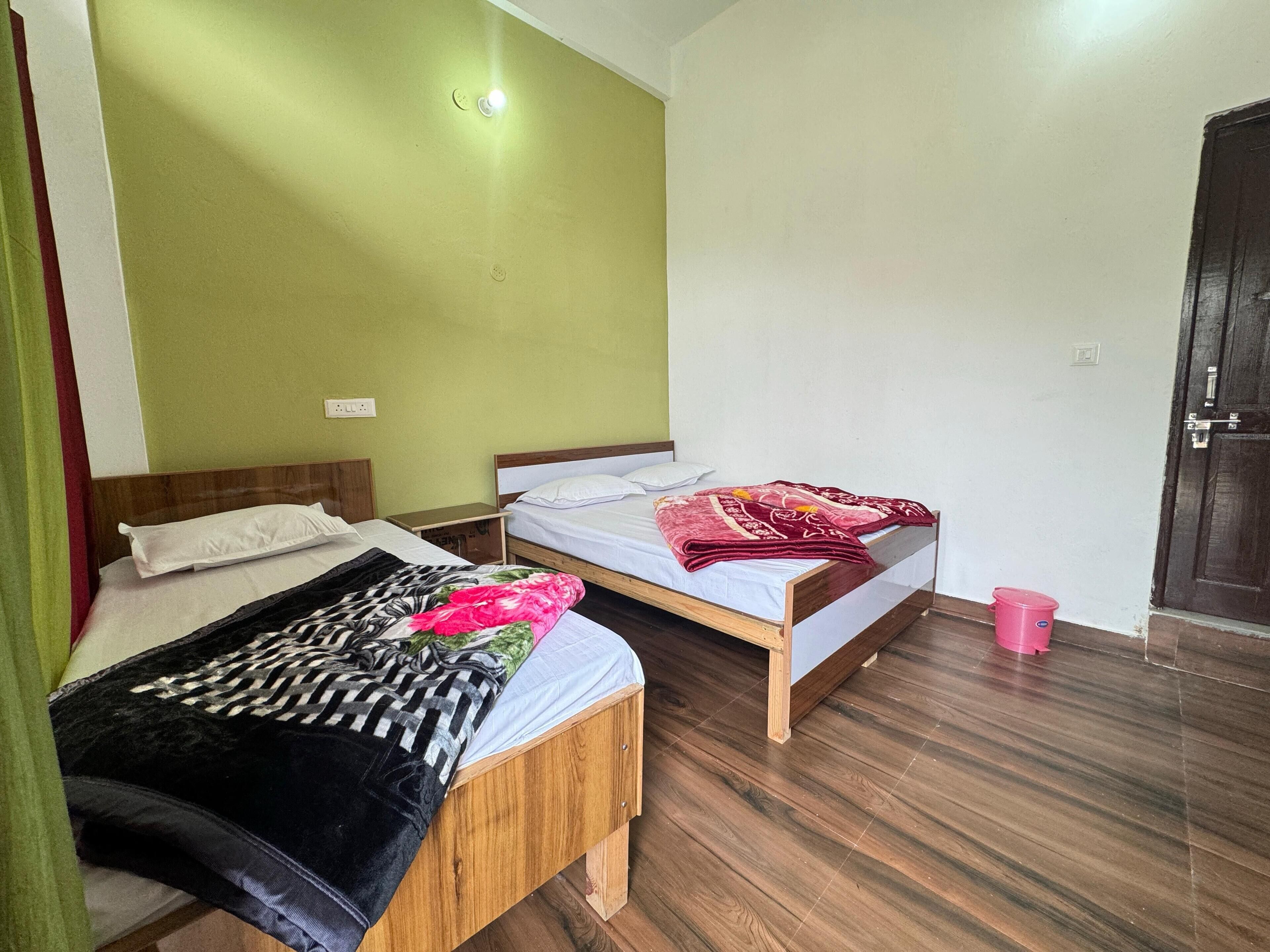 Rollaway beds, free WiFi, bed sheets