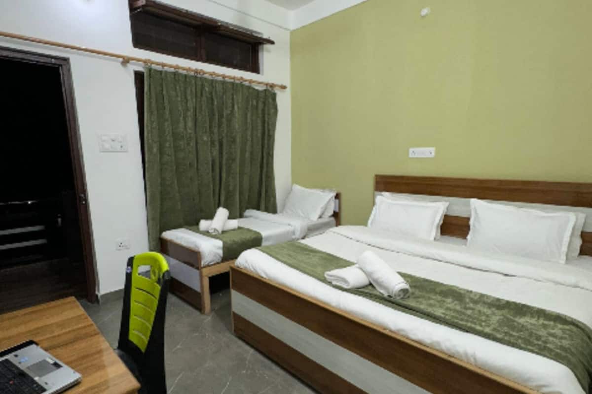 Rollaway beds, free WiFi, bed sheets