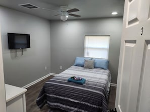 1 bedroom, iron/ironing board, WiFi, bed sheets