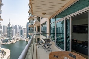 House | 1 bedroom - Stylish 1BR Dubai Marina w Pool and Gym (Dubai)