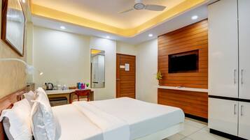 Standard Double or Twin Room | Desk, free WiFi
