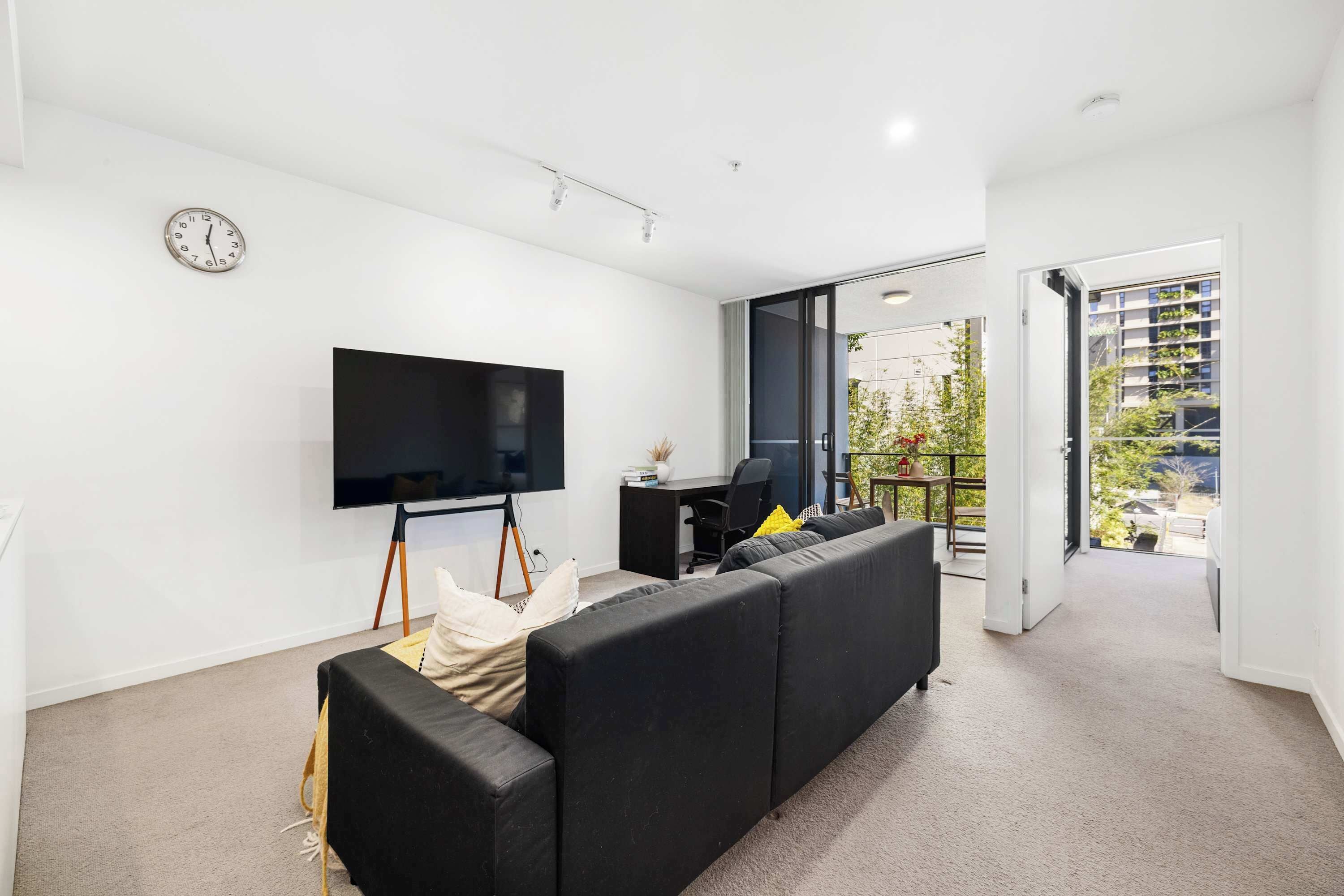 TV, offices