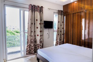 Classic Single Room, Balcony, Park View | Free WiFi