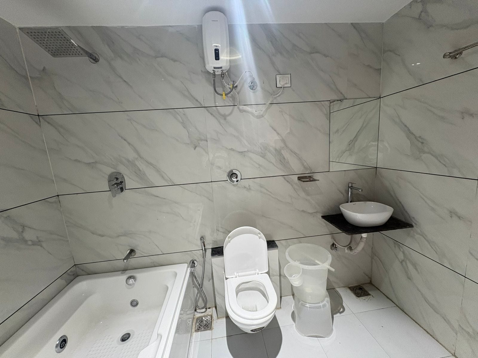 Deluxe eenpersoonskamer, uitzicht op de stad | Badkamer