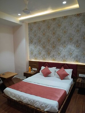 Deluxe Suite, City View | Free WiFi