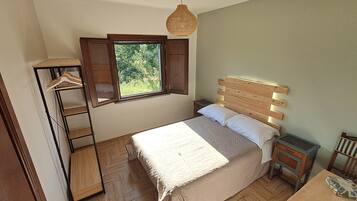 2 habitaciones, escritorio, wifi gratis y ropa de cama