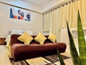 コンドミニアム 1 ベッドルーム バリアフリー 喫煙可 | リビング エリア