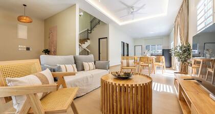 La Ferringhi Villa by BRB