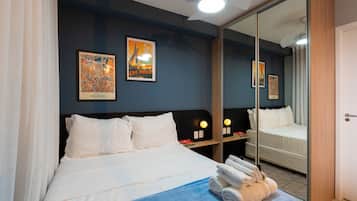 Espacio para trabajar con laptop y wifi gratis