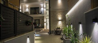 Villa Klaus Center Hotel 