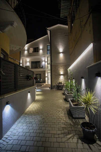 Villa Klaus Center Hotel