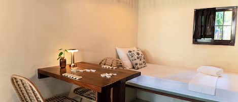 Basic Triple Room | Free WiFi