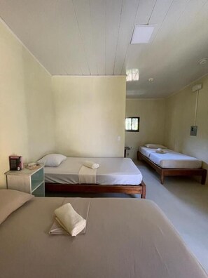 Room - HOTEL LAS HAMACAS (Santa Catalina)