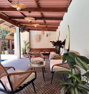 Outdoor dining - HOTEL LAS HAMACAS (Santa Catalina)