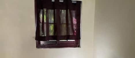 Basic Triple Room | Free WiFi