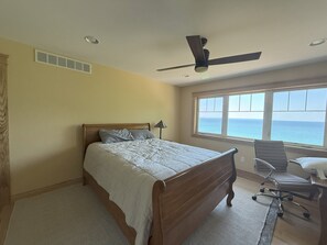 5 bedrooms, free WiFi, bed sheets