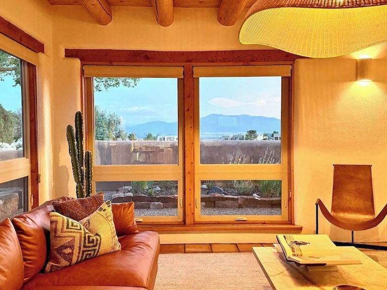 Casa Windsong / Sw Charm, Views, Hot Tub, Kiva - Taos, NM