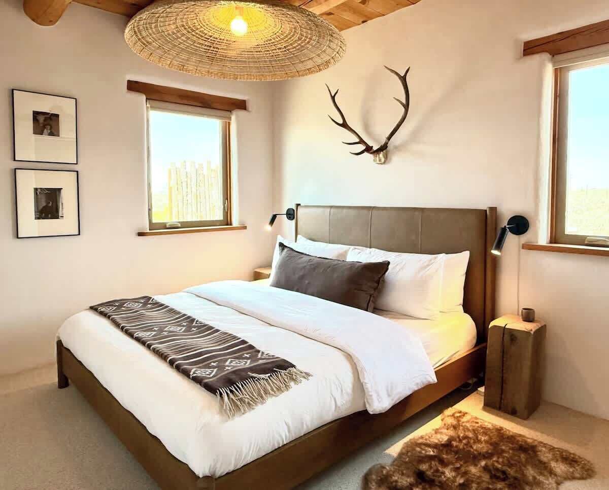 2 slaapkamers, een strijkplank/strijkijzer, gratis wifi, beddengoed