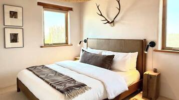 2 slaapkamers, een strijkplank/strijkijzer, gratis wifi, beddengoed