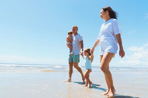 Beach nearby - 30 Fairway Club! Resort access and golf cart included! Beautiful location on Ocean Point Golf Links! (Fripp Island)