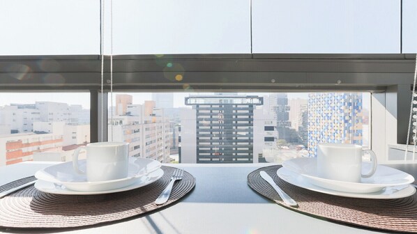 Fridge, microwave, stovetop, cookware/dishes/utensils