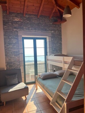 2 bedrooms, Internet, bed sheets