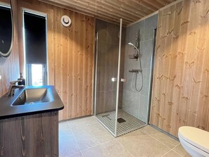 Ferienhütte, 3 Schlafzimmer, Balkon, Bergblick | Badezimmer