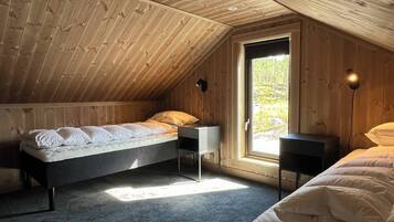 Cabin, 3 Bedrooms, Balcony, Mountain View | 3 bedrooms