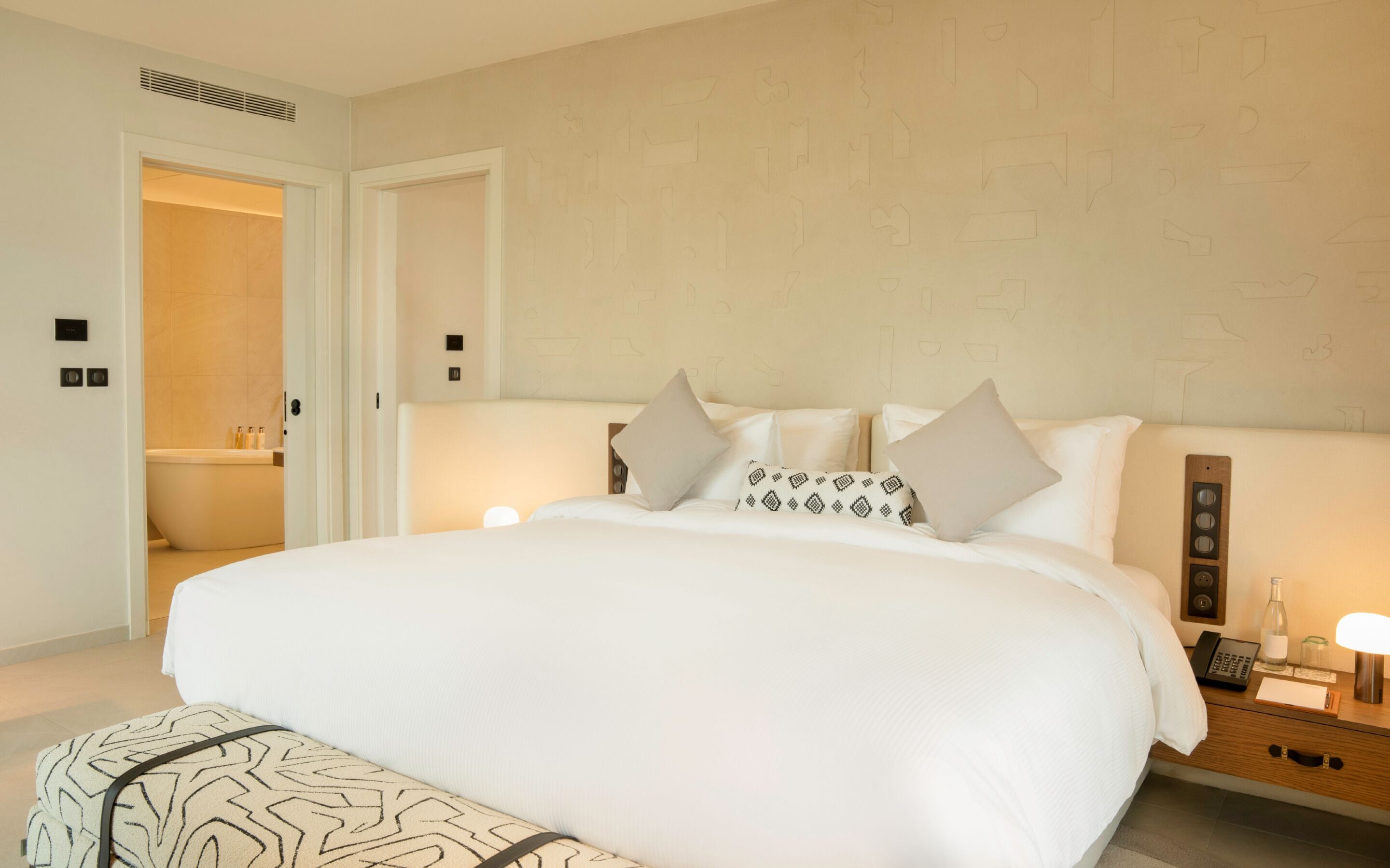 Executive Suite Ocean View | Literie de qualité, minibar, bureau